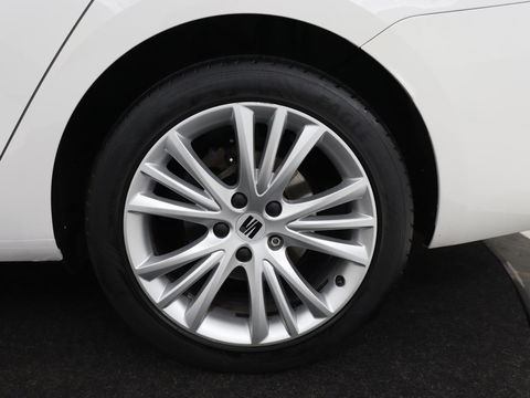 SEAT Leon 1.5 TSI Style Launch Edition | Trekhaak | Camera | Adaptive cruise | Carplay | Parkeerhulp | Navigatie | Full LED
