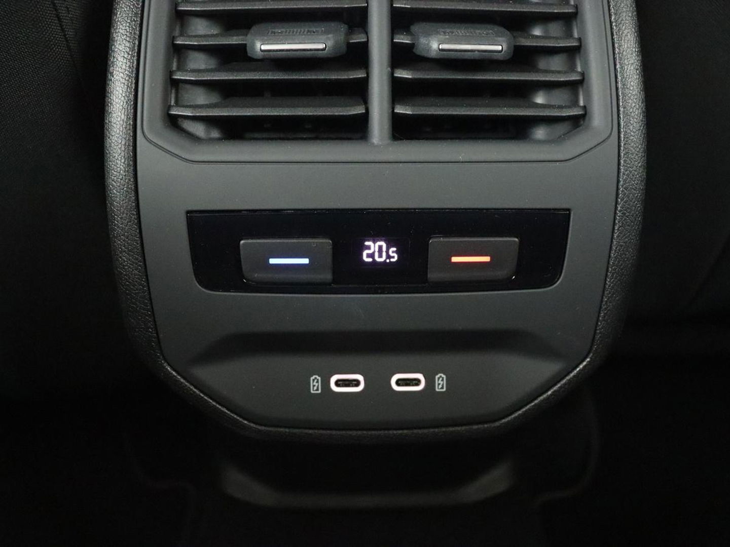 SEAT Leon 1.5 TSI Style Launch Edition | Trekhaak | Camera | Adaptive cruise | Carplay | Parkeerhulp | Navigatie | Full LED