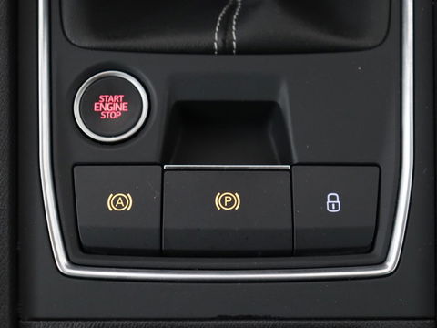 SEAT Leon 1.5 TSI Style Launch Edition | Trekhaak | Camera | Adaptive cruise | Carplay | Parkeerhulp | Navigatie | Full LED