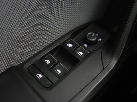 SEAT Leon 1.5 TSI Style Launch Edition | Trekhaak | Camera | Adaptive cruise | Carplay | Parkeerhulp | Navigatie | Full LED