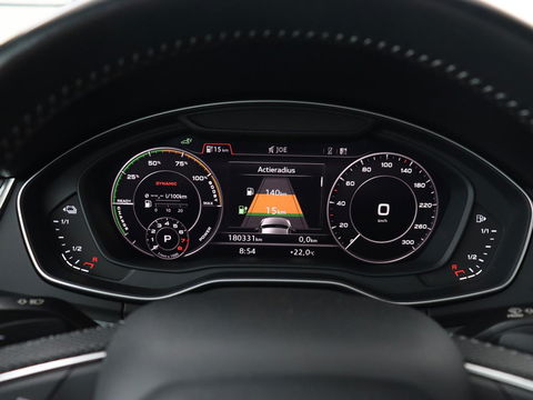 Audi Q5 50 TFSIe quattro S edition | B&O 3D Sound | Stoelverwarming | Carplay | Virtual Cockpit | Sportstoelen | Navigatie Plus | Full LED | Half leder | Parkeerhulp | Keyless | 20'' lichtmetalen velgen | S Line