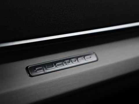 Audi Q5 50 TFSIe quattro S edition | B&O 3D Sound | Stoelverwarming | Carplay | Virtual Cockpit | Sportstoelen | Navigatie Plus | Full LED | Half leder | Parkeerhulp | Keyless | 20'' lichtmetalen velgen | S Line