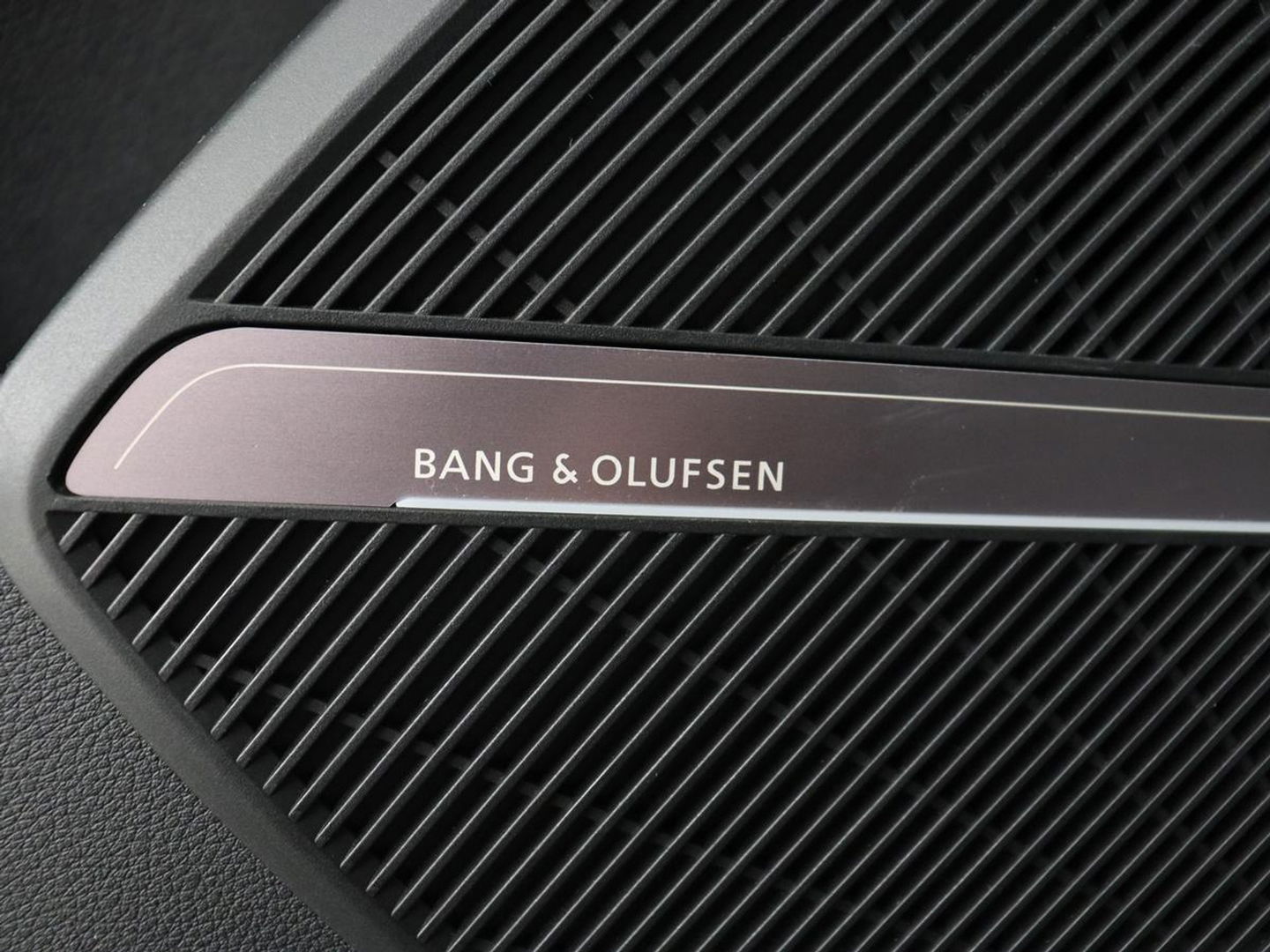 Audi Q5 50 TFSIe quattro S edition | B&O 3D Sound | Stoelverwarming | Carplay | Virtual Cockpit | Sportstoelen | Navigatie Plus | Full LED | Half leder | Parkeerhulp | Keyless | 20'' lichtmetalen velgen | S Line