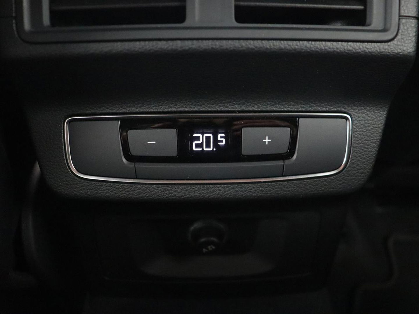 Audi Q5 50 TFSIe quattro S edition | B&O 3D Sound | Stoelverwarming | Carplay | Virtual Cockpit | Sportstoelen | Navigatie Plus | Full LED | Half leder | Parkeerhulp | Keyless | 20'' lichtmetalen velgen | S Line