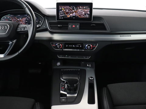 Audi Q5 50 TFSIe quattro S edition | B&O 3D Sound | Stoelverwarming | Carplay | Virtual Cockpit | Sportstoelen | Navigatie Plus | Full LED | Half leder | Parkeerhulp | Keyless | 20'' lichtmetalen velgen | S Line
