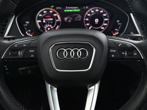 Audi Q5 50 TFSIe quattro S edition | B&O 3D Sound | Stoelverwarming | Carplay | Virtual Cockpit | Sportstoelen | Navigatie Plus | Full LED | Half leder | Parkeerhulp | Keyless | 20'' lichtmetalen velgen | S Line