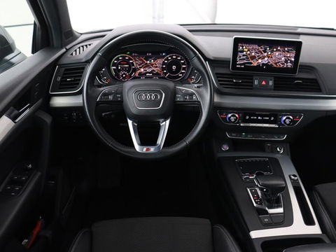 Audi Q5 50 TFSIe quattro S edition | B&O 3D Sound | Stoelverwarming | Carplay | Virtual Cockpit | Sportstoelen | Navigatie Plus | Full LED | Half leder | Parkeerhulp | Keyless | 20'' lichtmetalen velgen | S Line