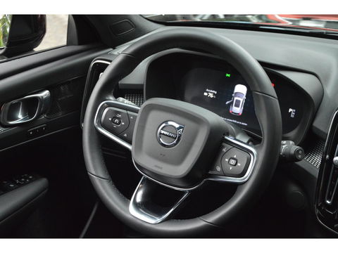 Volvo XC40 Recharge | Panoramadak | 360° Camera | Trekhaak 1500KG | Harman/Kardon | Stoelverwarming | Pilot Assist | Dealer OH |