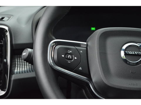 Volvo XC40 Recharge | Panoramadak | 360° Camera | Trekhaak 1500KG | Harman/Kardon | Stoelverwarming | Pilot Assist | Dealer OH |