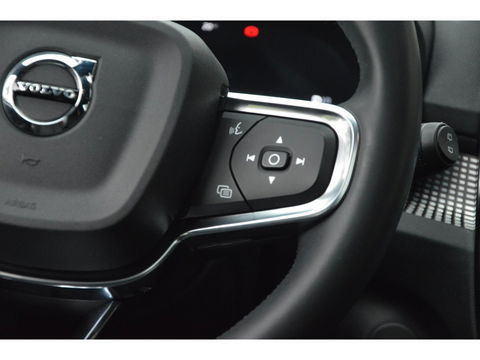 Volvo XC40 Recharge | Panoramadak | 360° Camera | Trekhaak 1500KG | Harman/Kardon | Stoelverwarming | Pilot Assist | Dealer OH |