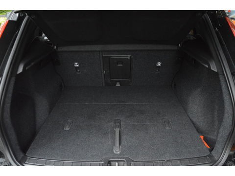 Volvo XC40 Recharge | Panoramadak | 360° Camera | Trekhaak 1500KG | Harman/Kardon | Stoelverwarming | Pilot Assist | Dealer OH |