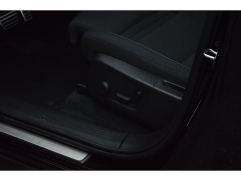 Volvo XC40 Recharge | Panoramadak | 360° Camera | Trekhaak 1500KG | Harman/Kardon | Stoelverwarming | Pilot Assist | Dealer OH |