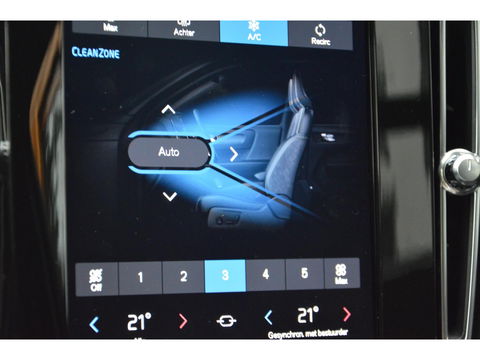 Volvo XC40 Recharge | Panoramadak | 360° Camera | Trekhaak 1500KG | Harman/Kardon | Stoelverwarming | Pilot Assist | Dealer OH |