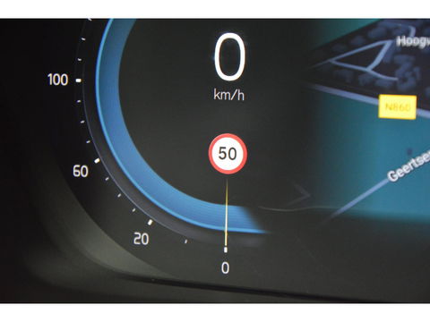 Volvo XC40 Recharge | Panoramadak | 360° Camera | Trekhaak 1500KG | Harman/Kardon | Stoelverwarming | Pilot Assist | Dealer OH |