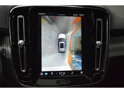 Volvo XC40 Recharge | Panoramadak | 360° Camera | Trekhaak 1500KG | Harman/Kardon | Stoelverwarming | Pilot Assist | Dealer OH |