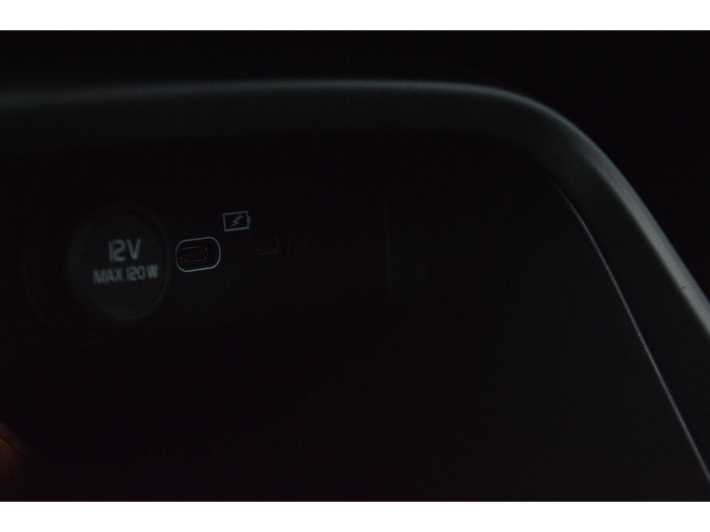 Volvo XC40 Recharge | Panoramadak | 360° Camera | Trekhaak 1500KG | Harman/Kardon | Stoelverwarming | Pilot Assist | Dealer OH |