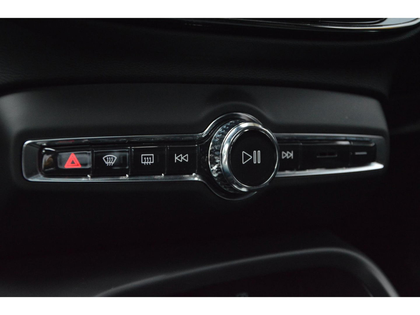 Volvo XC40 Recharge | Panoramadak | 360° Camera | Trekhaak 1500KG | Harman/Kardon | Stoelverwarming | Pilot Assist | Dealer OH |