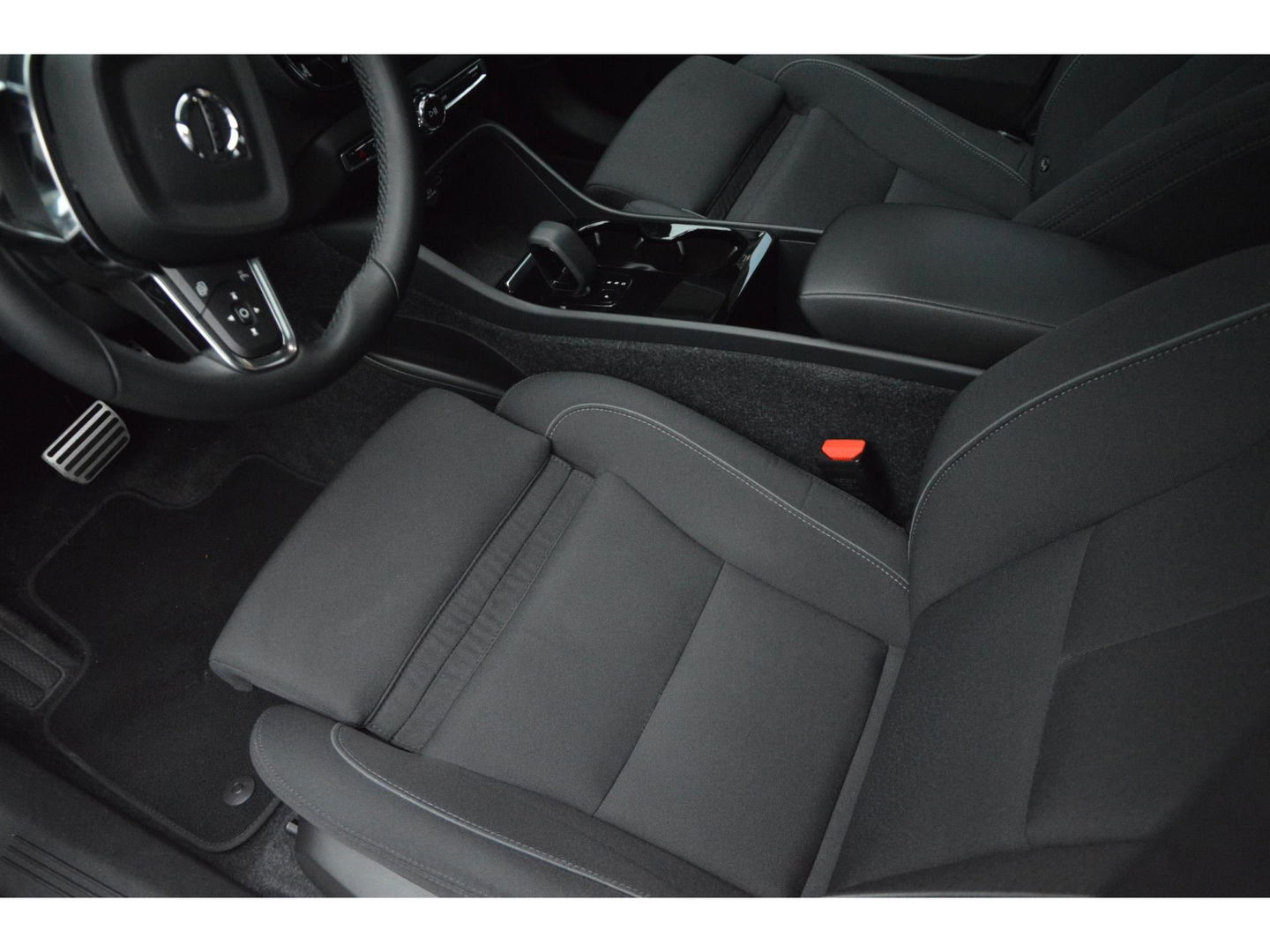 Volvo XC40 Recharge | Panoramadak | 360° Camera | Trekhaak 1500KG | Harman/Kardon | Stoelverwarming | Pilot Assist | Dealer OH |