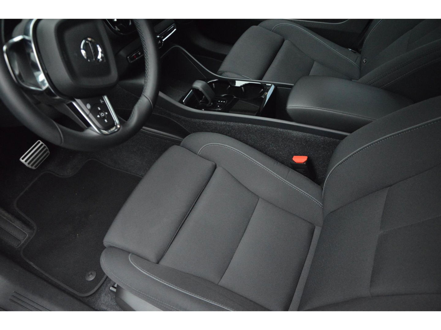 Volvo XC40 Recharge | Panoramadak | 360° Camera | Trekhaak 1500KG | Harman/Kardon | Stoelverwarming | Pilot Assist | Dealer OH |