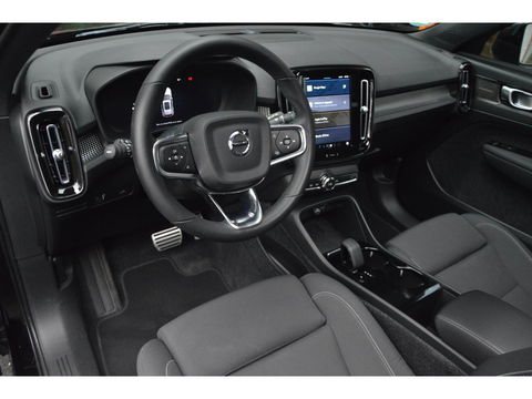 Volvo XC40 Recharge | Panoramadak | 360° Camera | Trekhaak 1500KG | Harman/Kardon | Stoelverwarming | Pilot Assist | Dealer OH |