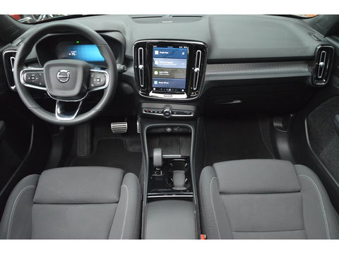 Volvo XC40 Recharge | Panoramadak | 360° Camera | Trekhaak 1500KG | Harman/Kardon | Stoelverwarming | Pilot Assist | Dealer OH |