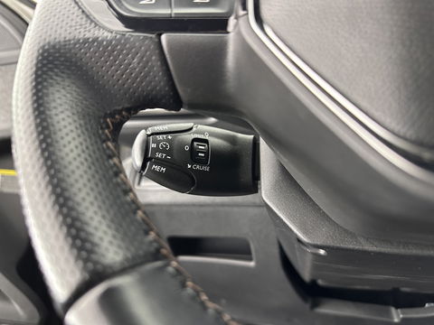 Peugeot 3008 1.2 PureTech GT Line *LEATHER-MICROFIBRE | FULL-LED | NAVI-FULLMAP | KEYLESS | CAMERA | SPORT-SEATS | 19''ALU | TOWBAR*