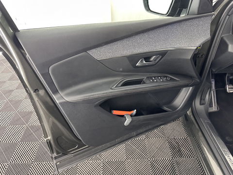 Peugeot 3008 1.2 PureTech GT Line *LEATHER-MICROFIBRE | FULL-LED | NAVI-FULLMAP | KEYLESS | CAMERA | SPORT-SEATS | 19''ALU | TOWBAR*