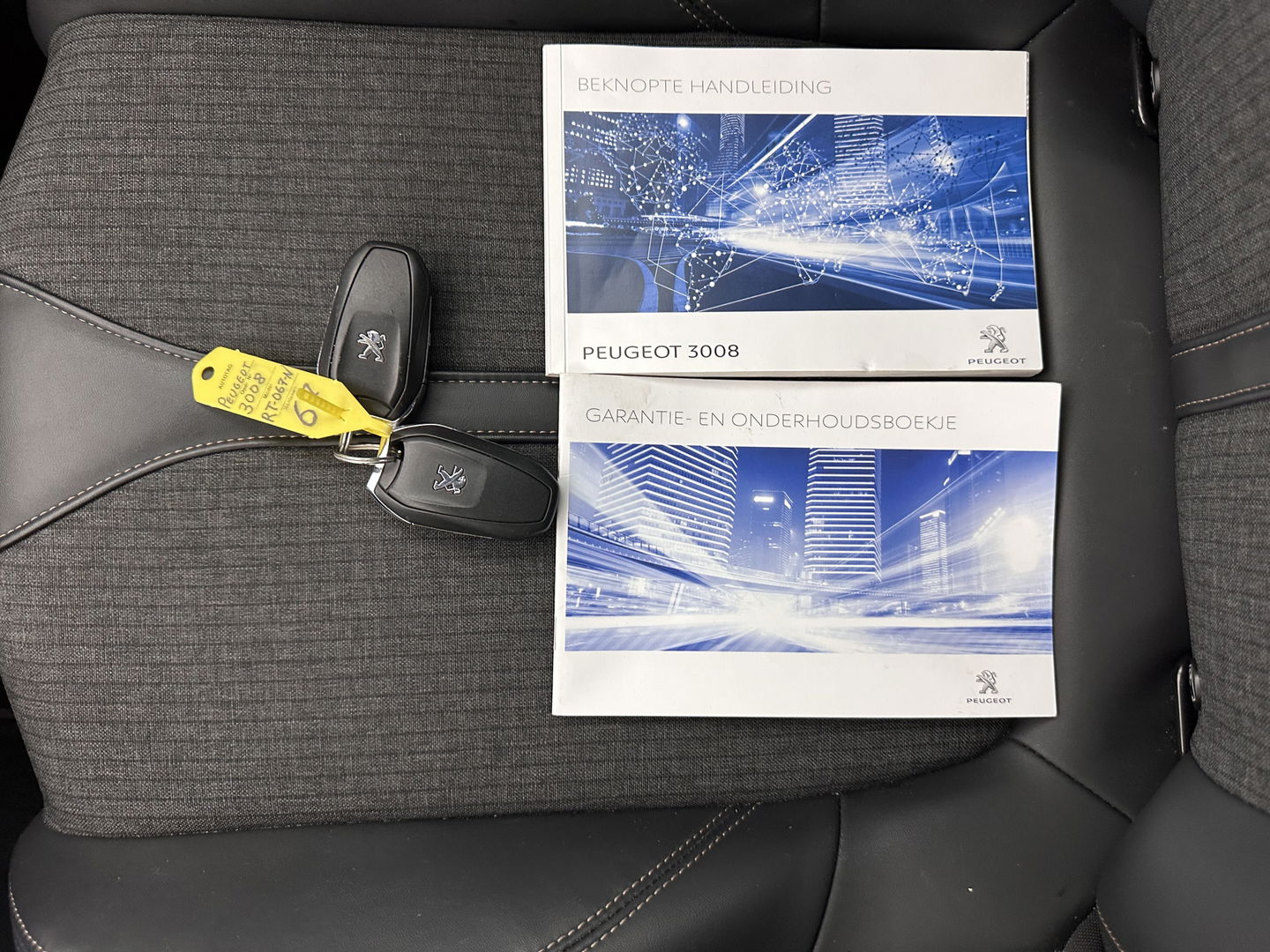 Peugeot 3008 1.2 PureTech GT Line *LEATHER-MICROFIBRE | FULL-LED | NAVI-FULLMAP | KEYLESS | CAMERA | SPORT-SEATS | 19''ALU | TOWBAR*