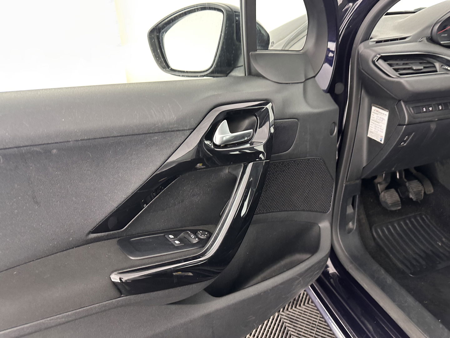 Peugeot 208 1.6 e-HDi Blue Lease *NAVI-FULLMAP | COMFORT-SEATS | AIRCO | CRUISE | TOWBAR*