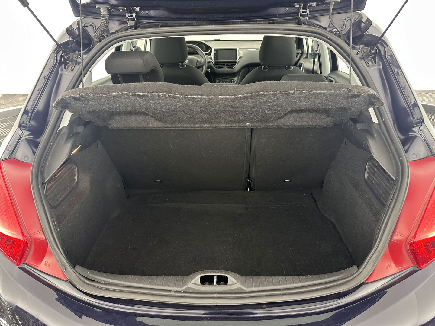 Peugeot 208 1.6 e-HDi Blue Lease *NAVI-FULLMAP | COMFORT-SEATS | AIRCO | CRUISE | TOWBAR*