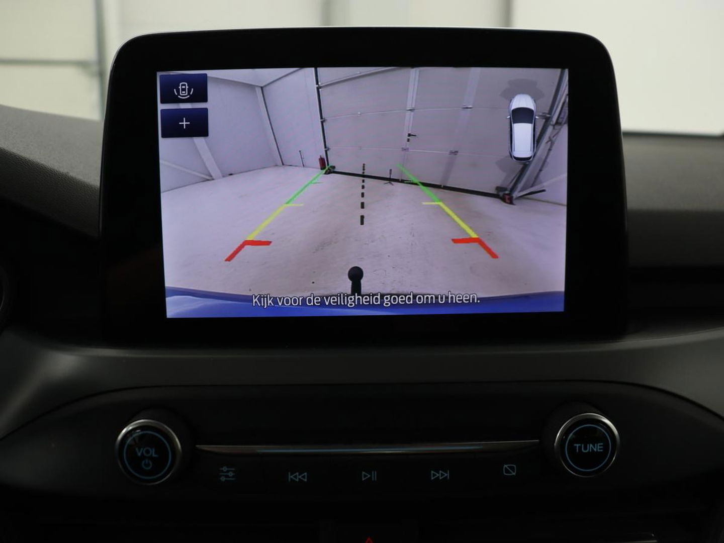 Ford Focus 1.0 EcoBoost Connected | Stoel & stuurverwarming | Camera | Adaptive cruise | Trekhaak | Carplay | Keyless | Navigatie | Climate control