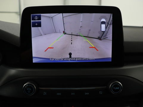 Ford Focus 1.0 EcoBoost Connected | Stoel & stuurverwarming | Camera | Adaptive cruise | Trekhaak | Carplay | Keyless | Navigatie | Climate control