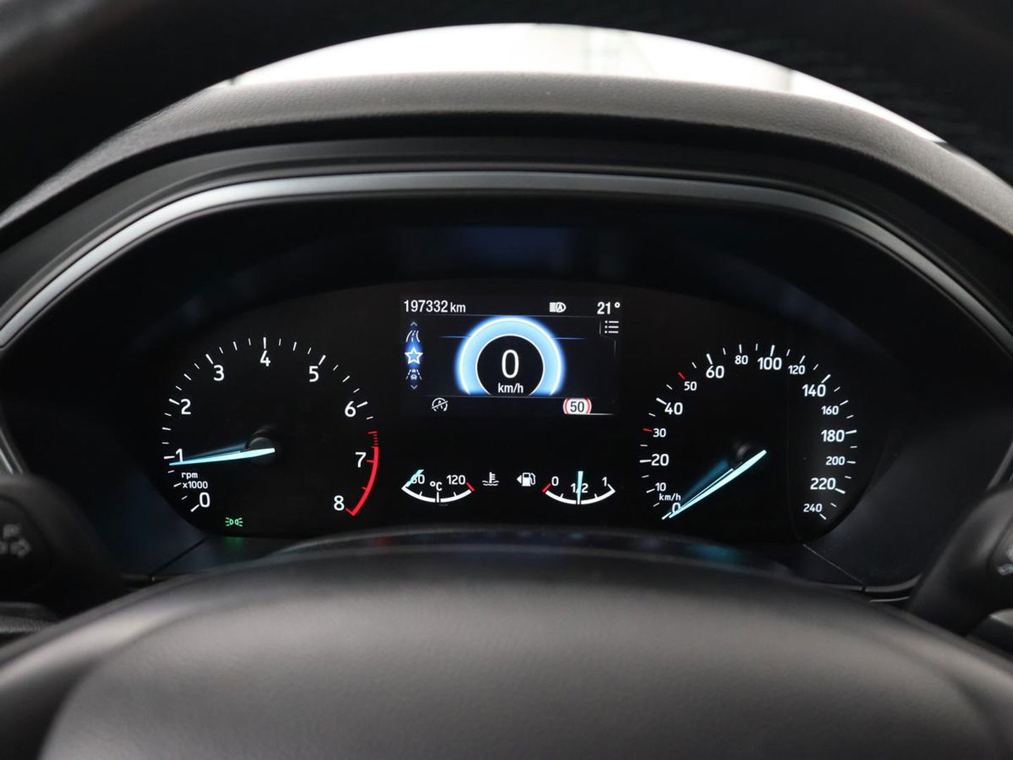 Ford Focus 1.0 EcoBoost Connected | Stoel & stuurverwarming | Camera | Adaptive cruise | Trekhaak | Carplay | Keyless | Navigatie | Climate control