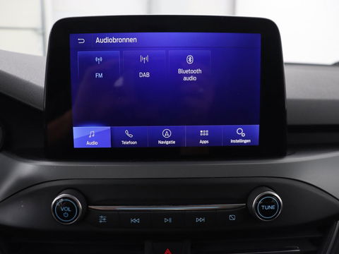Ford Focus 1.0 EcoBoost Connected | Stoel & stuurverwarming | Camera | Adaptive cruise | Trekhaak | Carplay | Keyless | Navigatie | Climate control
