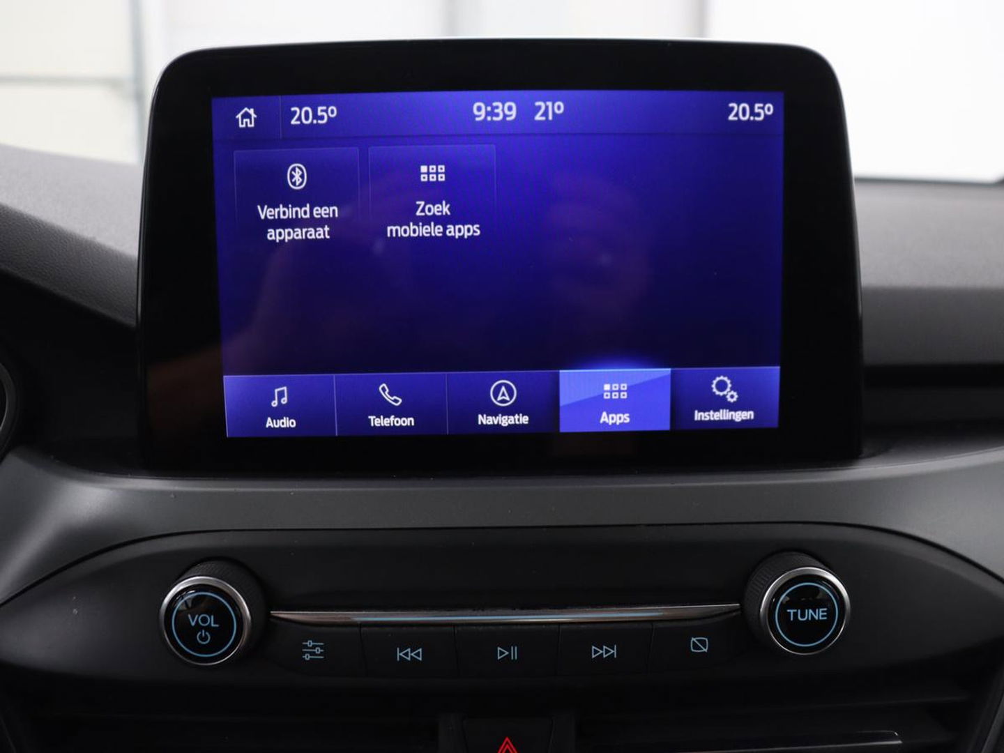 Ford Focus 1.0 EcoBoost Connected | Stoel & stuurverwarming | Camera | Adaptive cruise | Trekhaak | Carplay | Keyless | Navigatie | Climate control