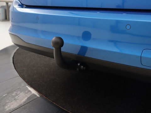 Ford Focus 1.0 EcoBoost Connected | Stoel & stuurverwarming | Camera | Adaptive cruise | Trekhaak | Carplay | Keyless | Navigatie | Climate control