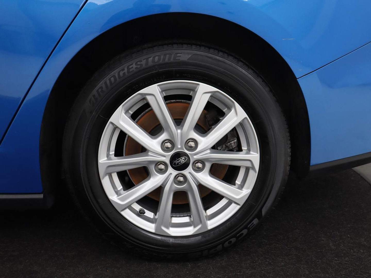 Ford Focus 1.0 EcoBoost Connected | Stoel & stuurverwarming | Camera | Adaptive cruise | Trekhaak | Carplay | Keyless | Navigatie | Climate control