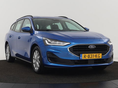 Ford Focus 1.0 EcoBoost Connected | Stoel & stuurverwarming | Camera | Adaptive cruise | Trekhaak | Carplay | Keyless | Navigatie | Climate control
