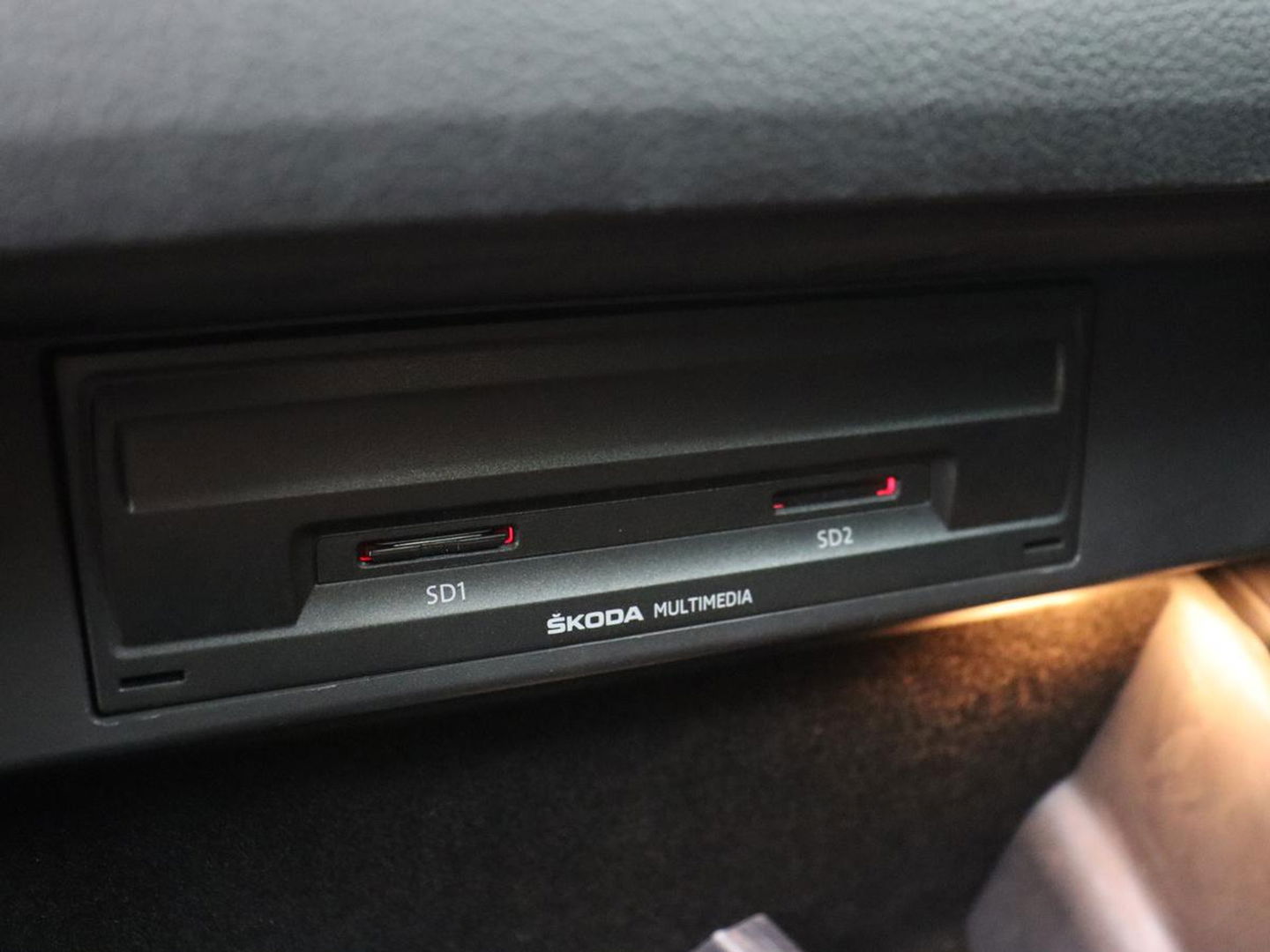 Škoda Kodiaq 1.5 TSI Business Edition 7-persoons | Leder | Trekhaak | Stoelverwarming | Carplay | Camera | Full LED | Navigatie | Canton Sound | Climate control