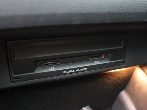 Škoda Kodiaq 1.5 TSI Business Edition 7-persoons | Leder | Trekhaak | Stoelverwarming | Carplay | Camera | Full LED | Navigatie | Canton Sound | Climate control