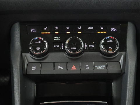 Škoda Kodiaq 1.5 TSI Business Edition 7-persoons | Leder | Trekhaak | Stoelverwarming | Carplay | Camera | Full LED | Navigatie | Canton Sound | Climate control