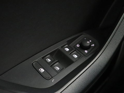 Škoda Kodiaq 1.5 TSI Business Edition 7-persoons | Leder | Trekhaak | Stoelverwarming | Carplay | Camera | Full LED | Navigatie | Canton Sound | Climate control