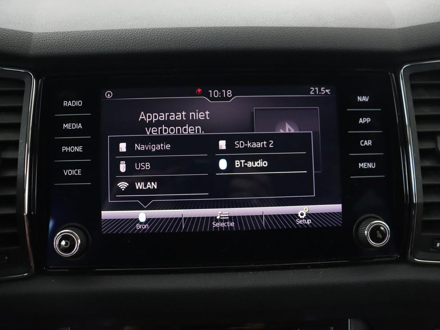 Škoda Kodiaq 1.5 TSI Business Edition 7-persoons | Leder | Trekhaak | Stoelverwarming | Carplay | Camera | Full LED | Navigatie | Canton Sound | Climate control