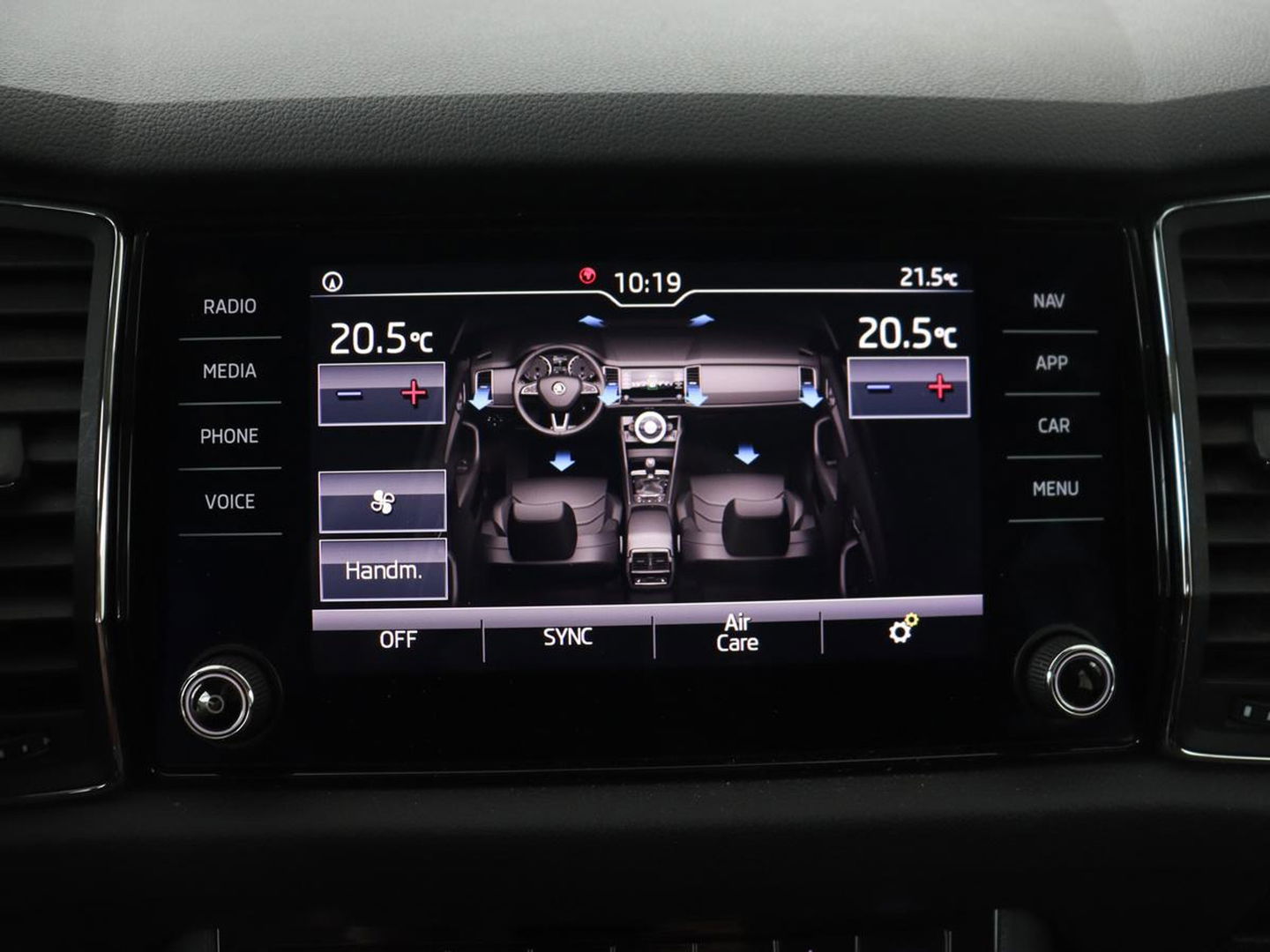 Škoda Kodiaq 1.5 TSI Business Edition 7-persoons | Leder | Trekhaak | Stoelverwarming | Carplay | Camera | Full LED | Navigatie | Canton Sound | Climate control