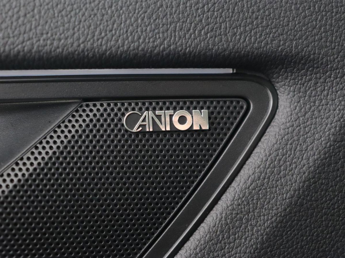 Škoda Kodiaq 1.5 TSI Business Edition 7-persoons | Leder | Trekhaak | Stoelverwarming | Carplay | Camera | Full LED | Navigatie | Canton Sound | Climate control