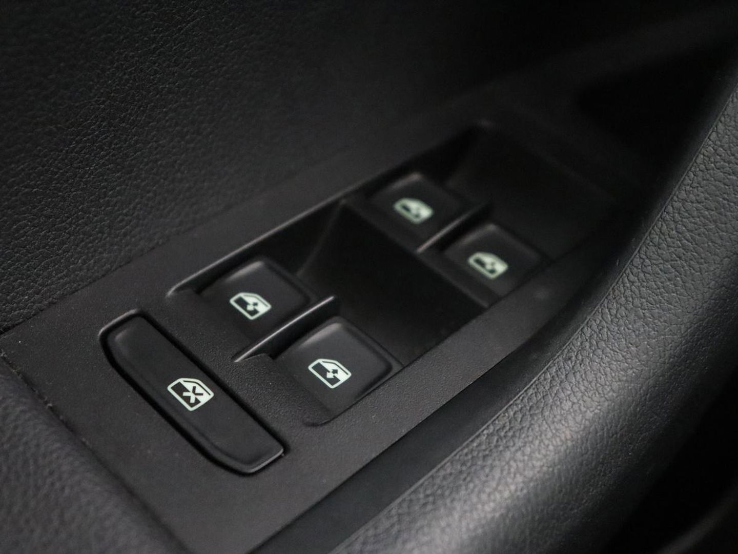 Škoda Octavia 1.0 TSI Style | Stoelverwarming | Trekhaak | Adaptive cruise | Carplay | Park Assist | Keyless | Full LED | Navigatie | Canton Sound | Climate control