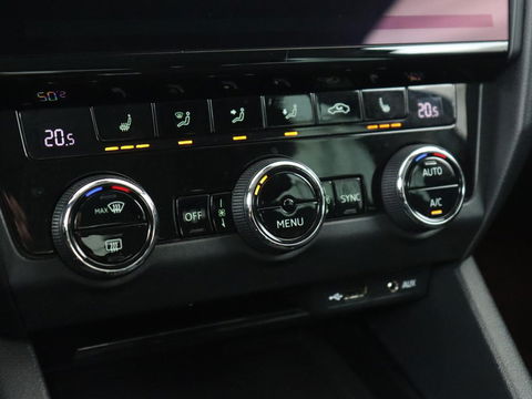 Škoda Octavia 1.0 TSI Style | Stoelverwarming | Trekhaak | Adaptive cruise | Carplay | Park Assist | Keyless | Full LED | Navigatie | Canton Sound | Climate control