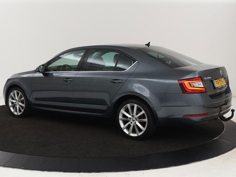 Škoda Octavia 1.0 TSI Style | Stoelverwarming | Trekhaak | Adaptive cruise | Carplay | Park Assist | Keyless | Full LED | Navigatie | Canton Sound | Climate control