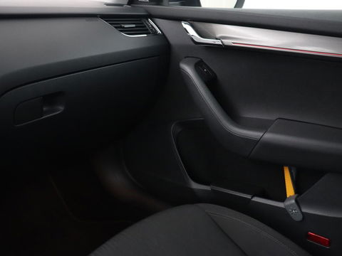 Škoda Octavia 1.0 TSI Style | Stoelverwarming | Trekhaak | Adaptive cruise | Carplay | Park Assist | Keyless | Full LED | Navigatie | Canton Sound | Climate control