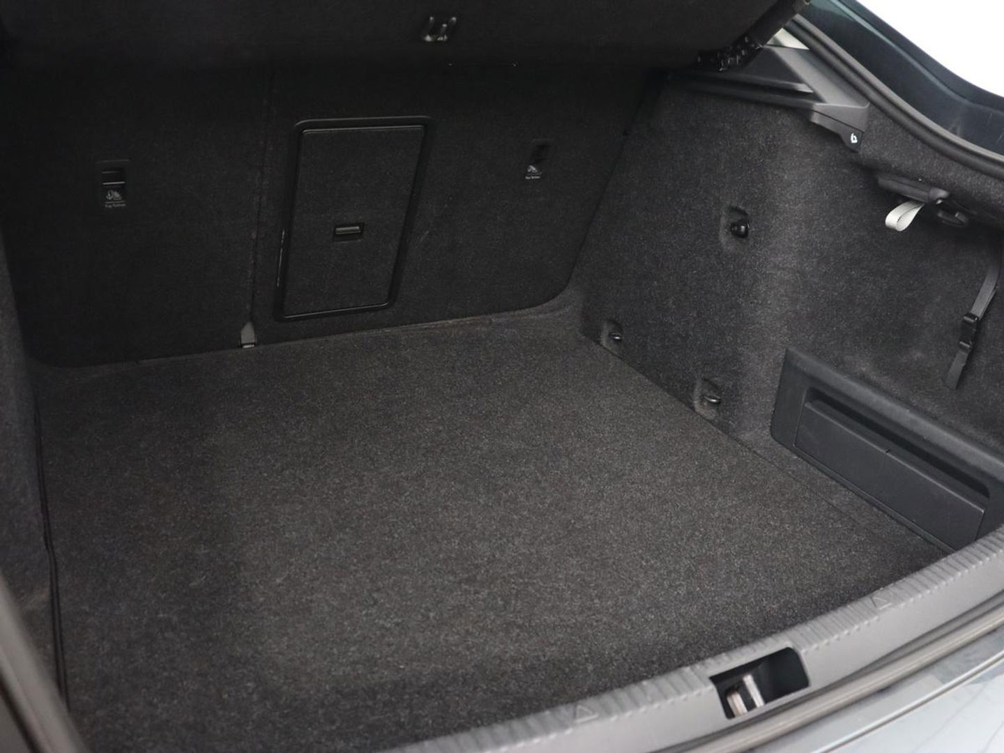 Škoda Octavia 1.0 TSI Style | Stoelverwarming | Trekhaak | Adaptive cruise | Carplay | Park Assist | Keyless | Full LED | Navigatie | Canton Sound | Climate control